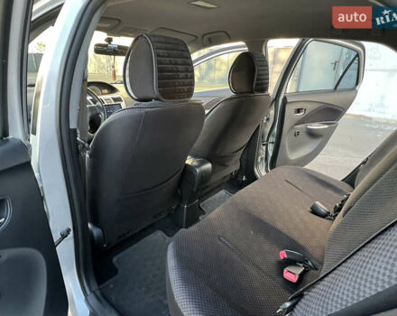 Серый Тойота Ярис, объемом двигателя 1.3 л и пробегом 181 тыс. км за 7300 $, фото 67 на Automoto.ua