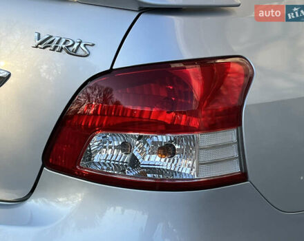 Серый Тойота Ярис, объемом двигателя 1.3 л и пробегом 181 тыс. км за 7300 $, фото 40 на Automoto.ua