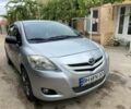 Сірий Тойота Яріс, об'ємом двигуна 1.3 л та пробігом 200 тис. км за 4000 $, фото 1 на Automoto.ua