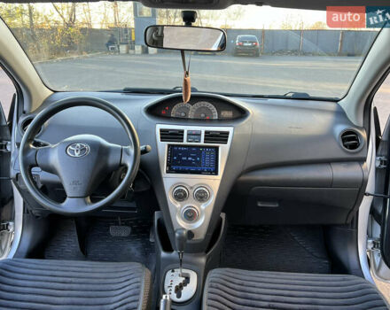 Серый Тойота Ярис, объемом двигателя 1.3 л и пробегом 181 тыс. км за 7300 $, фото 78 на Automoto.ua
