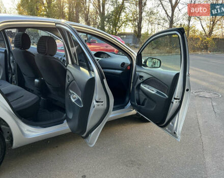 Серый Тойота Ярис, объемом двигателя 1.3 л и пробегом 181 тыс. км за 7300 $, фото 54 на Automoto.ua