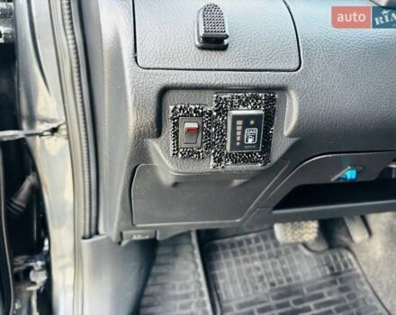 Серый Тойота Ярис, объемом двигателя 1.5 л и пробегом 250 тыс. км за 5800 $, фото 15 на Automoto.ua