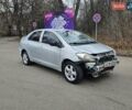 Сірий Тойота Яріс, об'ємом двигуна 1.5 л та пробігом 200 тис. км за 2700 $, фото 1 на Automoto.ua