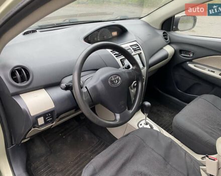 Серый Тойота Ярис, объемом двигателя 1.3 л и пробегом 243 тыс. км за 5300 $, фото 9 на Automoto.ua