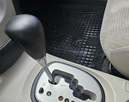 Серый Тойота Ярис, объемом двигателя 1.5 л и пробегом 200 тыс. км за 2900 $, фото 7 на Automoto.ua