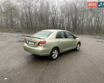 Серый Тойота Ярис, объемом двигателя 1.3 л и пробегом 243 тыс. км за 5300 $, фото 2 на Automoto.ua