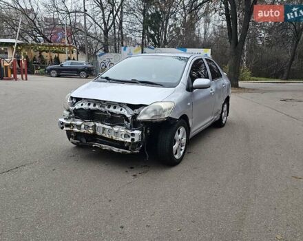 Серый Тойота Ярис, объемом двигателя 1.5 л и пробегом 200 тыс. км за 2900 $, фото 19 на Automoto.ua