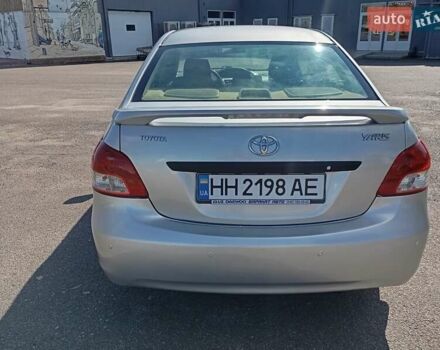 Серый Тойота Ярис, объемом двигателя 1.3 л и пробегом 270 тыс. км за 4750 $, фото 2 на Automoto.ua