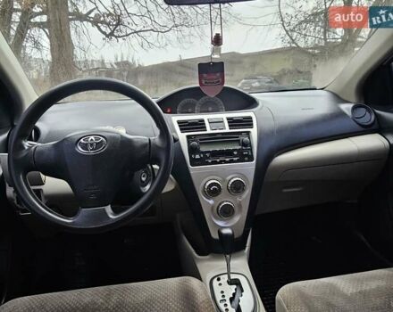 Сірий Тойота Яріс, об'ємом двигуна 1.5 л та пробігом 200 тис. км за 2700 $, фото 17 на Automoto.ua