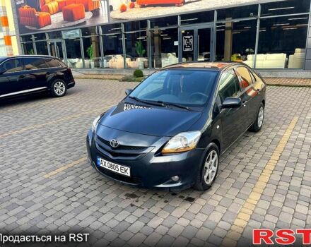 Сірий Тойота Яріс, об'ємом двигуна 1.5 л та пробігом 173 тис. км за 5500 $, фото 1 на Automoto.ua