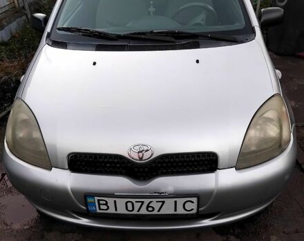 Серый Тойота Ярис, объемом двигателя 1 л и пробегом 111 тыс. км за 2700 $, фото 1 на Automoto.ua