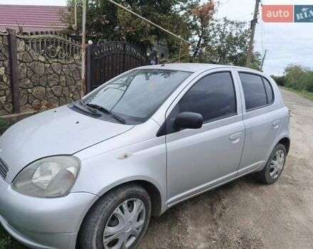 Серый Тойота Ярис, объемом двигателя 1.3 л и пробегом 280 тыс. км за 4600 $, фото 1 на Automoto.ua