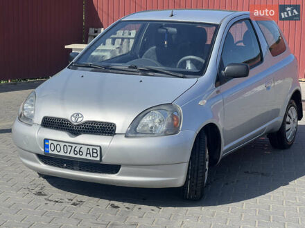 Серый Тойота Ярис, объемом двигателя 1.3 л и пробегом 175 тыс. км за 4000 $, фото 1 на Automoto.ua