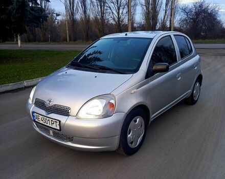 Серый Тойота Ярис, объемом двигателя 1.3 л и пробегом 299 тыс. км за 4400 $, фото 1 на Automoto.ua