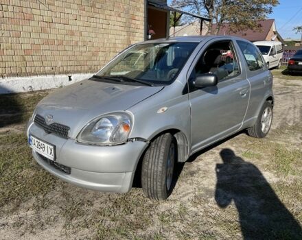Серый Тойота Ярис, объемом двигателя 1 л и пробегом 250 тыс. км за 1500 $, фото 1 на Automoto.ua