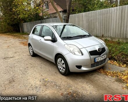 Сірий Тойота Яріс, об'ємом двигуна 1 л та пробігом 200 тис. км за 5550 $, фото 1 на Automoto.ua