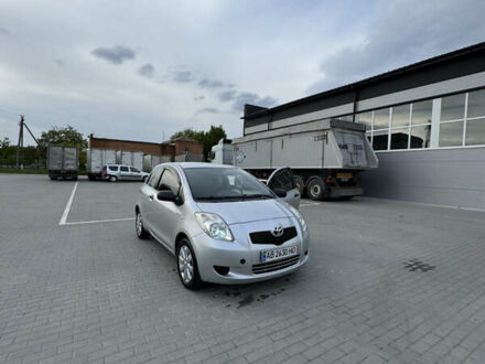 Тойота Ярис 2006 в Бершаде на Automoto.ua Серый Тойота Ярис, объемом двигателя 1.3 л и пробегом 138 тыс. км за 5300 $, фото 1 на Automoto.ua