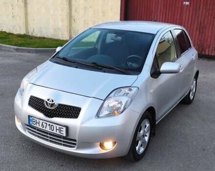 Серый Тойота Ярис, объемом двигателя 1.3 л и пробегом 188 тыс. км за 5300 $, фото 1 на Automoto.ua