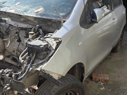 Сірий Тойота Яріс, об'ємом двигуна 1.3 л та пробігом 160 тис. км за 1532 $, фото 1 на Automoto.ua