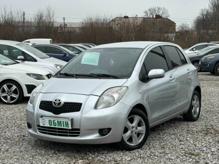 Серый Тойота Ярис, объемом двигателя 1.3 л и пробегом 178 тыс. км за 5800 $, фото 1 на Automoto.ua