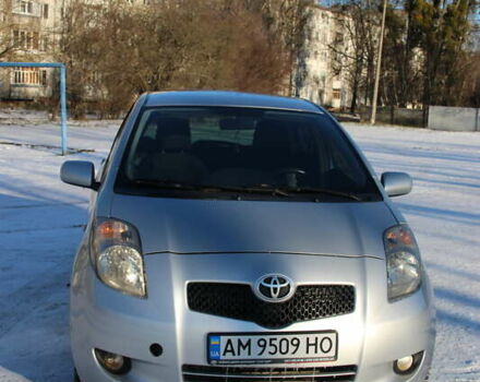 Серый Тойота Ярис, объемом двигателя 1.3 л и пробегом 197 тыс. км за 5500 $, фото 1 на Automoto.ua