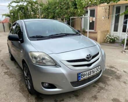 Сірий Тойота Яріс, об'ємом двигуна 1.3 л та пробігом 200 тис. км за 4000 $, фото 1 на Automoto.ua