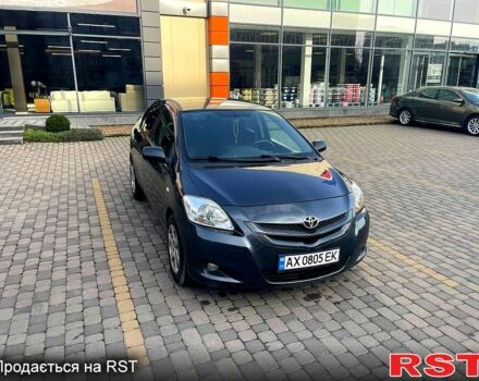 Сірий Тойота Яріс, об'ємом двигуна 1.5 л та пробігом 173 тис. км за 5500 $, фото 1 на Automoto.ua