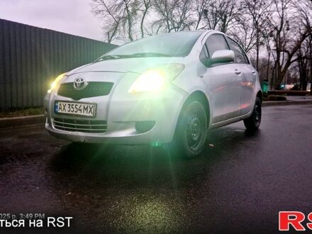 Сірий Тойота Яріс, об'ємом двигуна 1 л та пробігом 270 тис. км за 3950 $, фото 1 на Automoto.ua