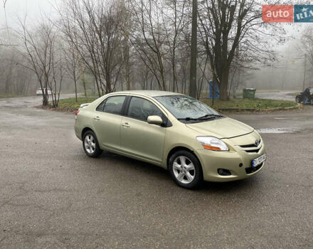 Серый Тойота Ярис, объемом двигателя 1.3 л и пробегом 243 тыс. км за 5300 $, фото 1 на Automoto.ua