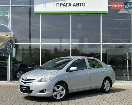 Серый Тойота Ярис, объемом двигателя 1.5 л и пробегом 282 тыс. км за 5700 $, фото 1 на Automoto.ua
