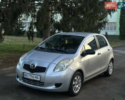 Серый Тойота Ярис, объемом двигателя 1.3 л и пробегом 264 тыс. км за 4500 $, фото 1 на Automoto.ua