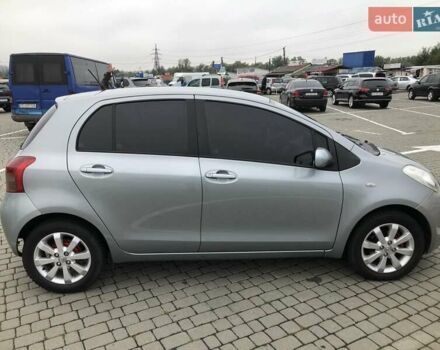 Серый Тойота Ярис, объемом двигателя 1 л и пробегом 186 тыс. км за 3920 $, фото 1 на Automoto.ua