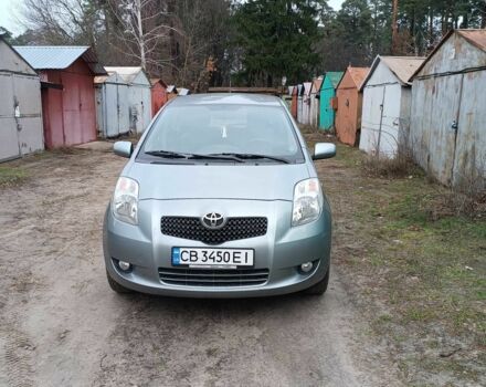 Сірий Тойота Яріс, об'ємом двигуна 1.3 л та пробігом 172 тис. км за 6200 $, фото 1 на Automoto.ua