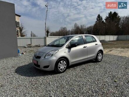 Тойота Ярис 2009 в Луцке на Automoto.ua Серый Тойота Ярис, объемом двигателя 0 л и пробегом 175 тыс. км за 4300 $, фото 1 на Automoto.ua