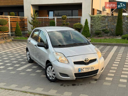 Серый Тойота Ярис, объемом двигателя 1 л и пробегом 230 тыс. км за 2999 $, фото 1 на Automoto.ua