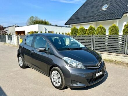 Тойота Яріс 2012 у Києві на Automoto.ua Сірий Тойота Яріс, об'ємом двигуна 1.33 л та пробігом 163 тис. км за 6100 $, фото 1 на Automoto.ua
