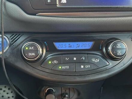 Сірий Тойота Яріс, об'ємом двигуна 1.5 л та пробігом 89 тис. км за 14499 $, фото 1 на Automoto.ua