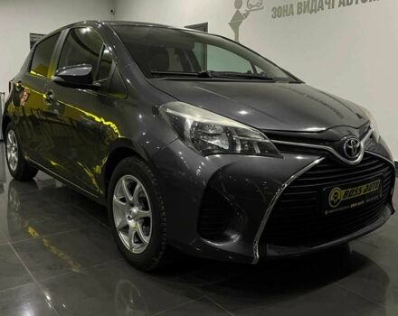 Серый Тойота Ярис, объемом двигателя 1 л и пробегом 247 тыс. км за 8000 $, фото 1 на Automoto.ua