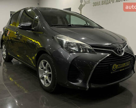 Серый Тойота Ярис, объемом двигателя 1 л и пробегом 247 тыс. км за 8000 $, фото 1 на Automoto.ua