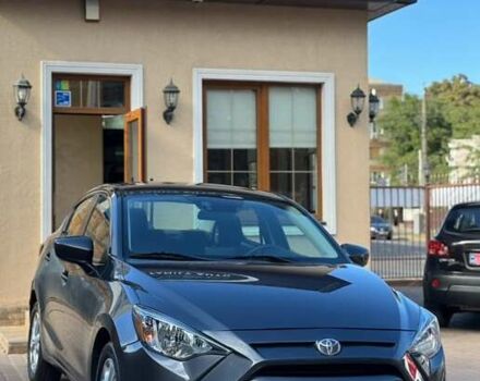 Сірий Тойота Яріс, об'ємом двигуна 1.5 л та пробігом 184 тис. км за 11800 $, фото 1 на Automoto.ua