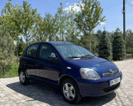 Синий Тойота Ярис, объемом двигателя 1 л и пробегом 302 тыс. км за 3320 $, фото 1 на Automoto.ua