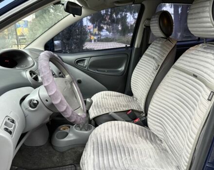Синий Тойота Ярис, объемом двигателя 1 л и пробегом 180 тыс. км за 2300 $, фото 11 на Automoto.ua
