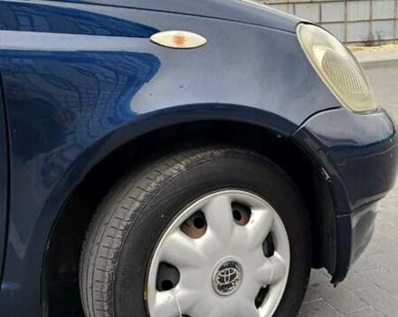 Синий Тойота Ярис, объемом двигателя 1 л и пробегом 270 тыс. км за 5200 $, фото 82 на Automoto.ua