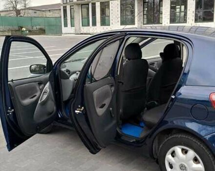 Синий Тойота Ярис, объемом двигателя 1 л и пробегом 270 тыс. км за 5200 $, фото 88 на Automoto.ua