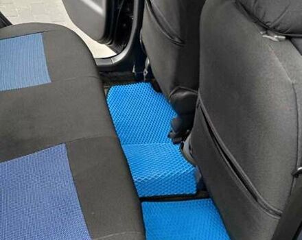 Синий Тойота Ярис, объемом двигателя 1 л и пробегом 270 тыс. км за 5200 $, фото 102 на Automoto.ua