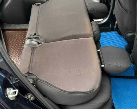 Синий Тойота Ярис, объемом двигателя 1 л и пробегом 270 тыс. км за 5200 $, фото 31 на Automoto.ua