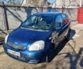 Синий Тойота Ярис, объемом двигателя 1 л и пробегом 234 тыс. км за 2800 $, фото 1 на Automoto.ua