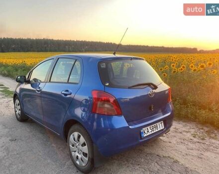 Синий Тойота Ярис, объемом двигателя 1.3 л и пробегом 93 тыс. км за 6200 $, фото 1 на Automoto.ua
