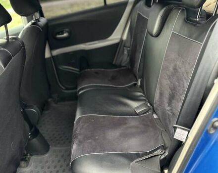 Синий Тойота Ярис, объемом двигателя 1.3 л и пробегом 256 тыс. км за 6000 $, фото 11 на Automoto.ua