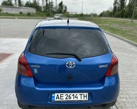 Синий Тойота Ярис, объемом двигателя 1.3 л и пробегом 256 тыс. км за 6000 $, фото 6 на Automoto.ua